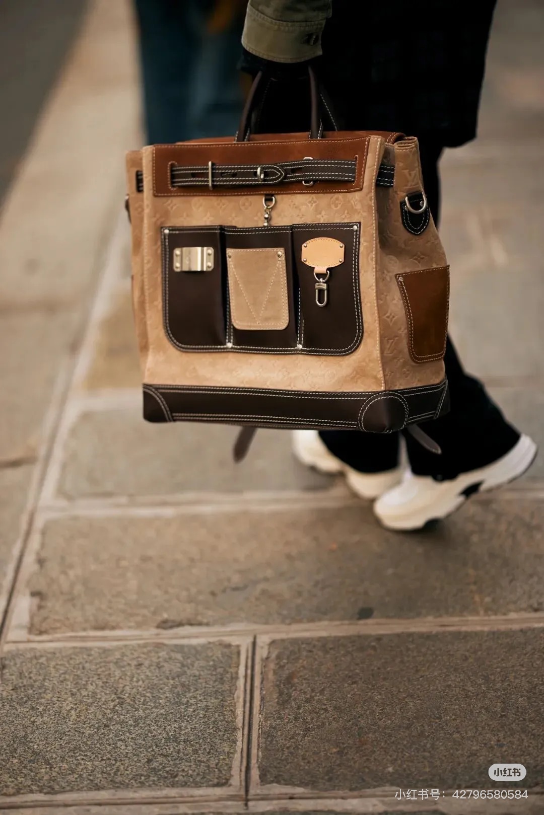 2026124173316323 260